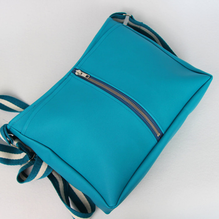 Handtasche Rio Schnittmuster - elegante Variante aus Kunstleder liegend frontal
