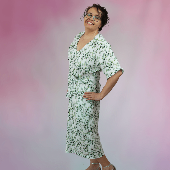 Sommerkleid Miranda Schnittmuster - Kleid aus Musselin von schräg vorne vorne gebunden