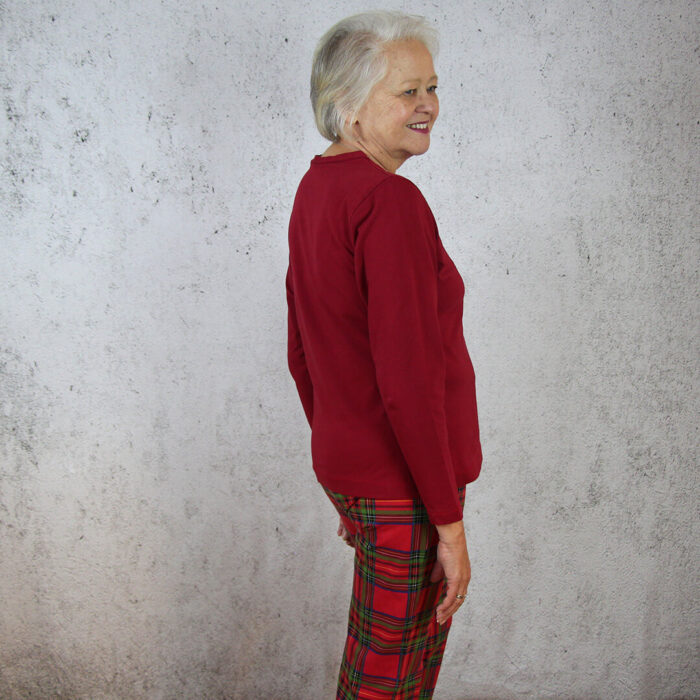 Schlanfanzug Klara für Damen Schnittmuster - Sie - roter Schlafanzug von der Seite
