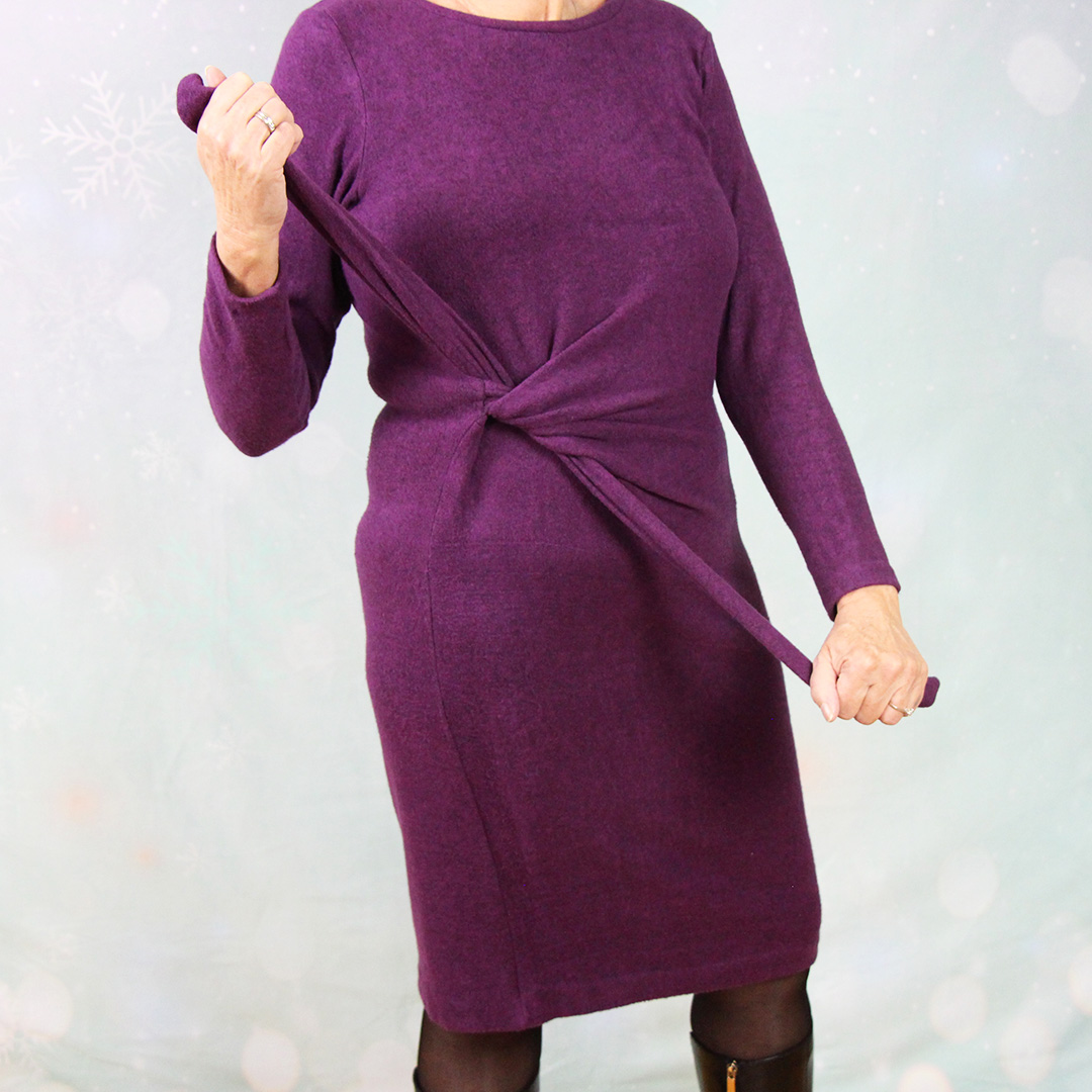 Kleid Birte mit Knoten Schnittmuster - Ute lila Kleid Fokus auf Knoten