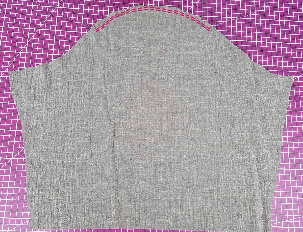 Ärmel beim Leinenkleid Maya einreihen